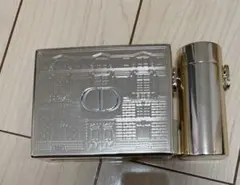 DIOR ゴールドのミラー付きポーチ