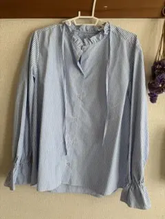 GU 青と白のストライプシャツ