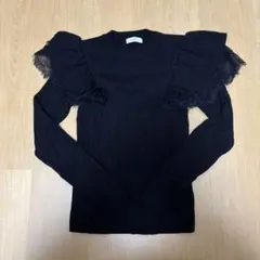 アース　肩フリルニット