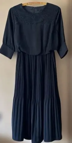 BEAMS HEART パネルレース プリーツワンピース　黒　Sサイズ