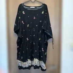 TSUMORI CHISATO 刺繍入り黒チュニック 半袖のサムネイル