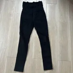 黒いマタニティパンツ ウエストゴム付き