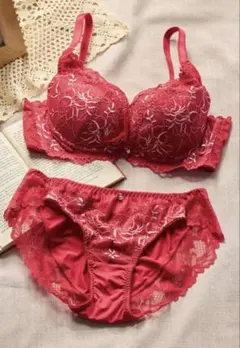 2/28まで tutuanna 脇肉0ブラ レーシーアントレッドブラ F65