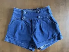 INGNI デニムブルー ボタン付きハイウエストショートパンツ