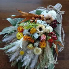 パンパスグラスとユーカリ、春待ちミモザとビタミンカラーのスワッグ42cm 710