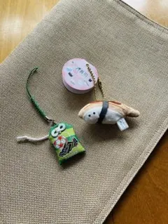 つぶらな瞳のお寿司 サッカーお守り キーホルダー 2点セット