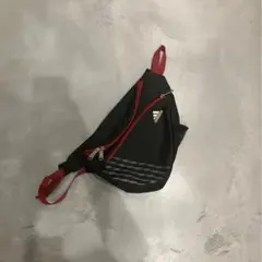 adidas 00s ワンショルダーバック　赤　テック系