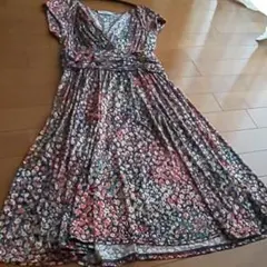 armoire caprice（アーモワールカプリス） 花柄ワンピースのサムネイル