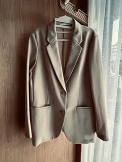 UNIQLO ベージュ テーラードジャケット M