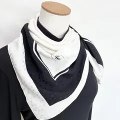 4-25.フランス製 Yves Saint Laurent ロゴ シルクスカーフ