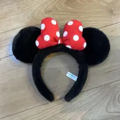 ミニーマウス カチューシャ 赤いリボン