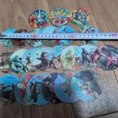 ウルトラマン メンコ 32枚 特撮 怪獣 丸メンコ 昭和レトロ - メルカリ