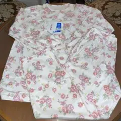 GUNZE グンゼ　薔薇　パジャマ上下　 未使用