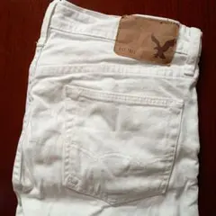 American Eagle ホワイト ストレートデニムのサムネイル