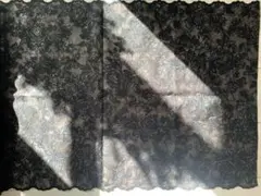 黒と青の花柄レース生地　はぎれ