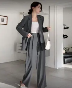 グレー テーラードジャケット ワイドパンツセットアップ