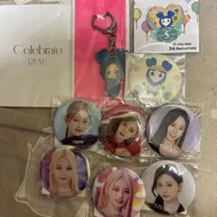 TWICE 子瑜 Tzubly 徽章等 10 件