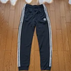 adidas トレフォイル ジャージパンツ ブラック 160美品☆のサムネイル