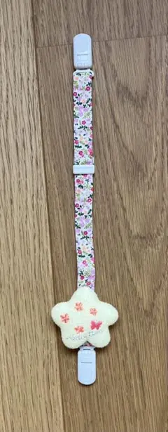 清楚な小花柄 reduction 日本製 マルチクリップ おしゃぶりホルダー 星