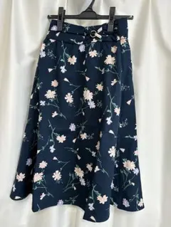 未使用 マジェスティックレゴン Daisyプリントスカート M ネイビー柄