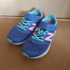 New Balance キッズスニーカー 青・ピンク・緑