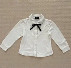 ホワイト長袖シャツ 黒リボン付き