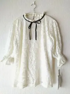 フリルカラーレースブラウス