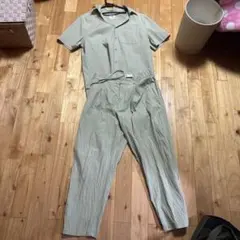 薄いグリーンのセットアップZARA