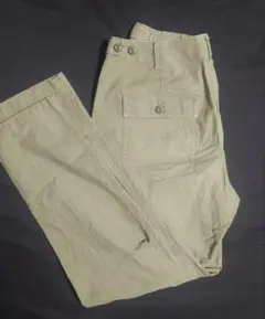 カーゴパンツ カーキ色 4ポケット