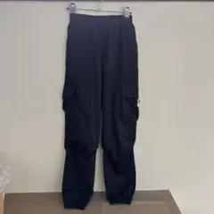 ジュニア黒 カーゴパンツ サイドポケット付き