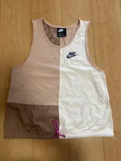 値下げ中！試着のみNIKE ナイキ タンクトップ レディースMサイズのサムネイル