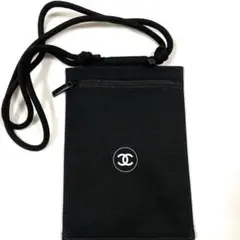 CHANEL BEAUTE ノベルティ　パスポート・スマホバッグ