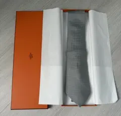 HERMES グレー パターン入り ネクタイ