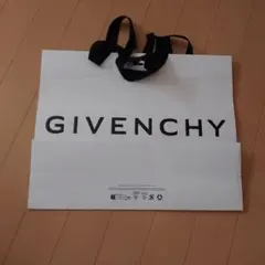 GIVENCHY ショップ袋 ショッパー 紙袋のサムネイル