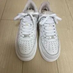 NIKE AIR FORCE 1 ホワイト スニーカー