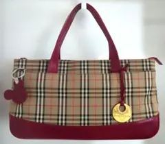 ややキズ、汚れあり　バーバリー 　ノバチェック　 ハンドバッグ チャーム　レッド