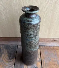 黒田光楽窯　「黒田光楽（耕三朗）」作　萬古焼花入（約高２６㌢、口４㌢、胴７㌢） 黒田光楽窯 「黒田光楽（耕三朗）」作 萬古焼花入（約高26