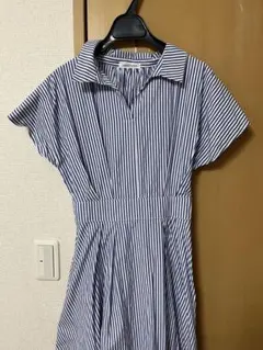 【美品】ナチュラルクチュール ストライプ 半袖ワンピース ブルー系のサムネイル