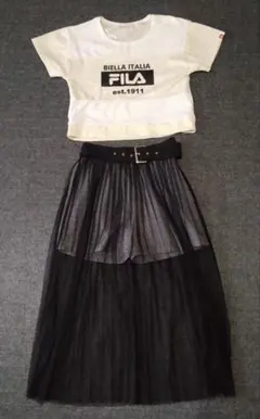 【美品】WEGOチュールスカート付きショートパンツ　FILAトップスのサムネイル