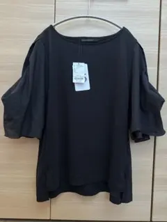 【新品・未使用】YECCA VECCA トップス 黒のサムネイル