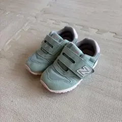 New Balance ベルクロスニーカー