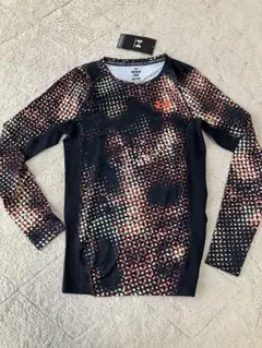 アンダーアーマー ベースレイヤーヒートギア　ロングスリーブ プリント シャツ