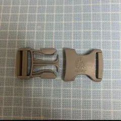 灰色！エルゴベビーの背中のバックル！