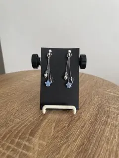 星型チャーム付きロングイヤリング（ハンドメイド）