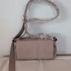 ベージュ ショルダーバッグ 合成皮革