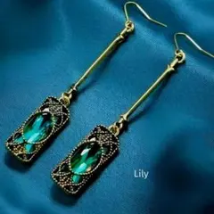 男女兼用✨ アンティーク 緑 エメラルドグリーン ピアス ヴィンテージ レトロ