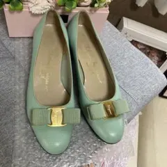 Salvatore Ferragamo ヴァラ パンプス ミントグリーン5.5Cのサムネイル