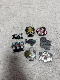 ワンピースキャラクター ピンバッジ 8個セット