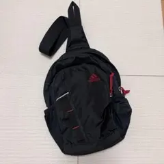 adidas ボディバッグ ブラック レッド