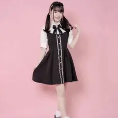 rojita ブローチ付き切り替えワンピース ブラックのサムネイル